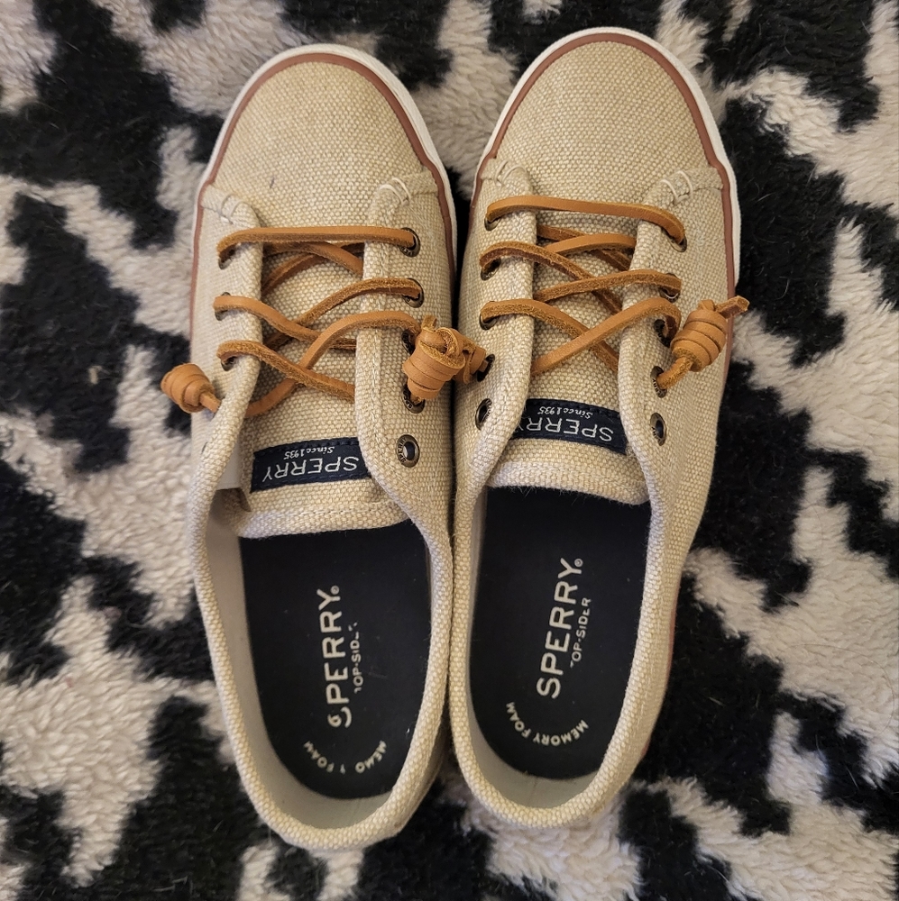 Sperry canvas sneaker